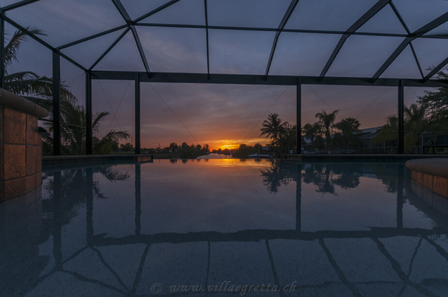 Villa Egretta Ansicht Swimmingpool Sonnenuntergang Villa Egretta Beltramonto Ansicht Swimmingpool Sonnenuntergang