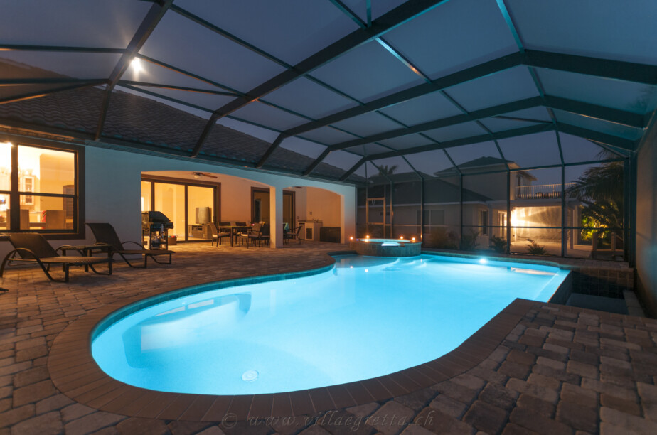 Villa Egretta Ansicht Swimmingpool by Night Villa Egretta Beltramonto Ansicht Swimmingpool Nacht