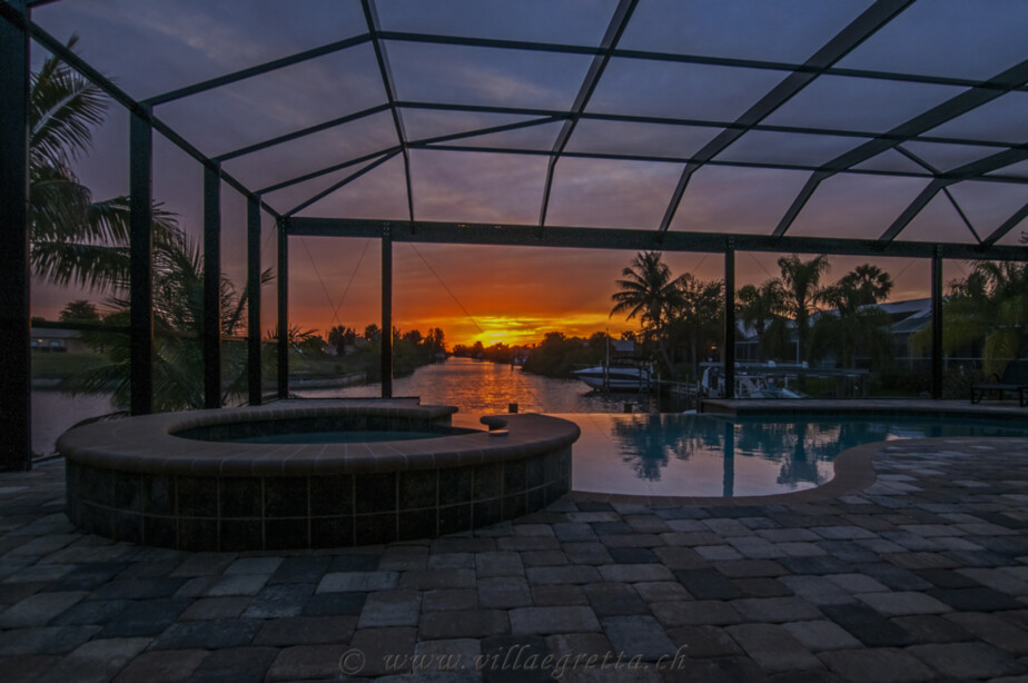 Villa Egretta Ansicht Swimmingpool Sonnenuntergang Villa Egretta Beltramonto Ansicht Swimmingpool Sonnenuntergang